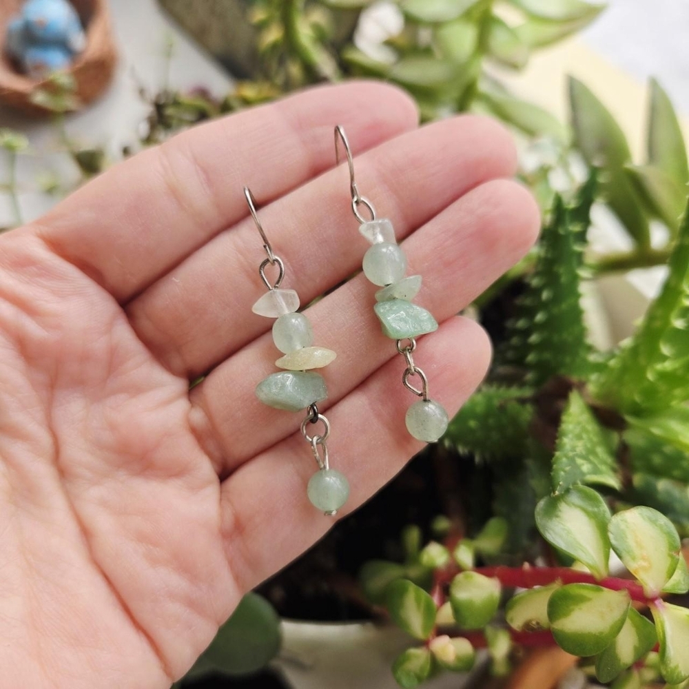 Vintage Pair of Jade Dainty Dangle Drop Hook Earrings